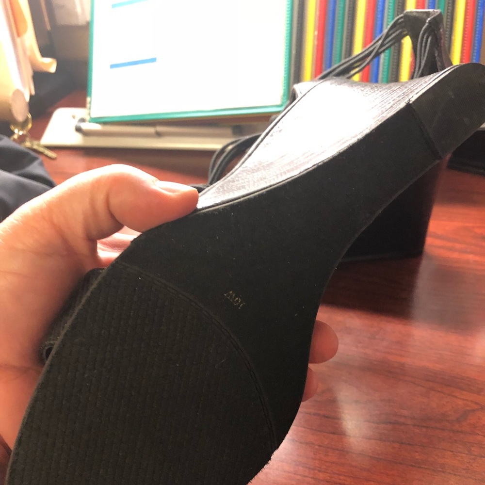 Shoes - Picture 3 of 4